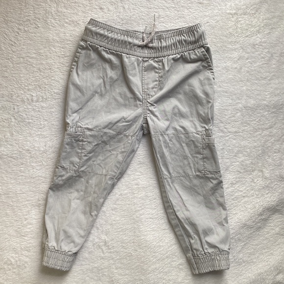 Gray outfit baby bundle (Carters & Old Navy) - Picture 7 of 10